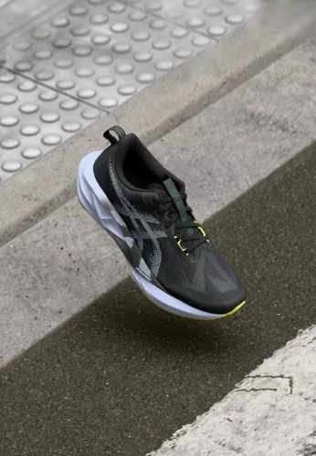 Asics Novablast 5 férfi futócipő