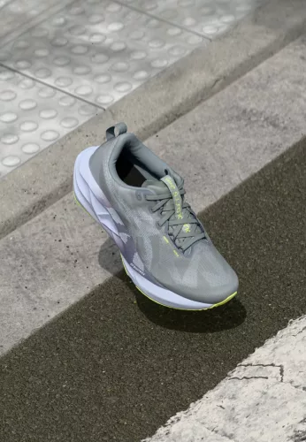 Asics Novablast 5 női futócipő