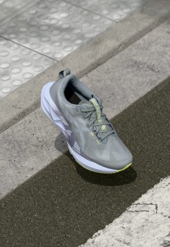 Asics Novablast 5 női futócipő