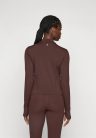 Salomon SHKout Bliss LS Tee W női futófelső