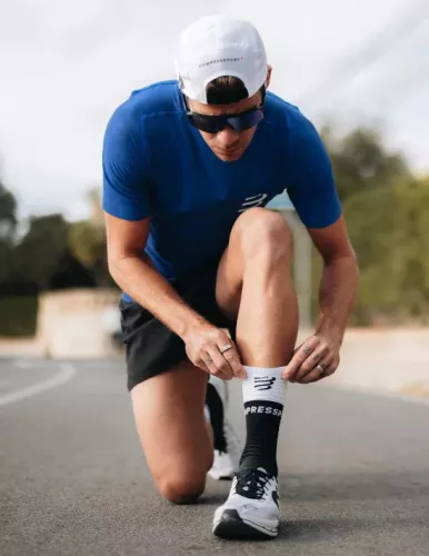 CompresSport Mid Compression Socks V2.0 futózokni