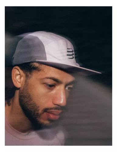 CompresSport 5 Panel Light Cap nyári futósapka