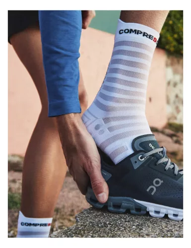 CompresSport Pro Racing Socks V4.0 Ultralight High futózokni